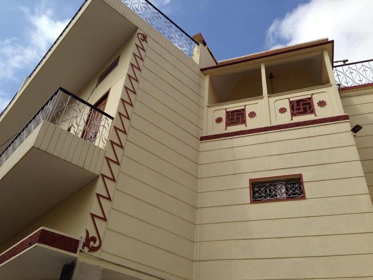 Cozy Inn فاراناسي المظهر الخارجي الصورة