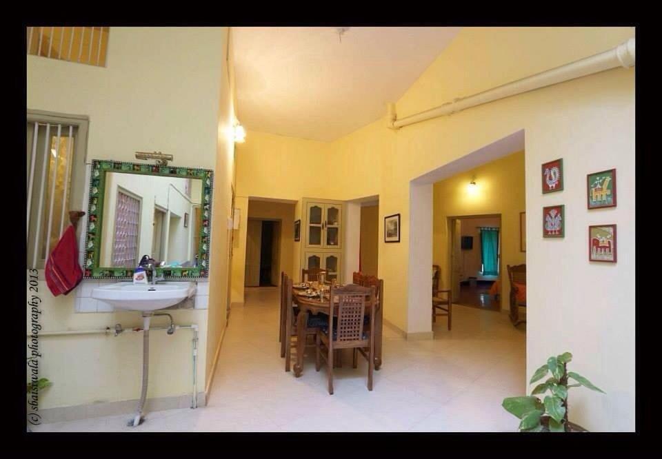 Cozy Inn فاراناسي المظهر الخارجي الصورة
