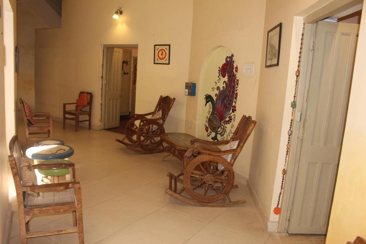 Cozy Inn فاراناسي المظهر الخارجي الصورة