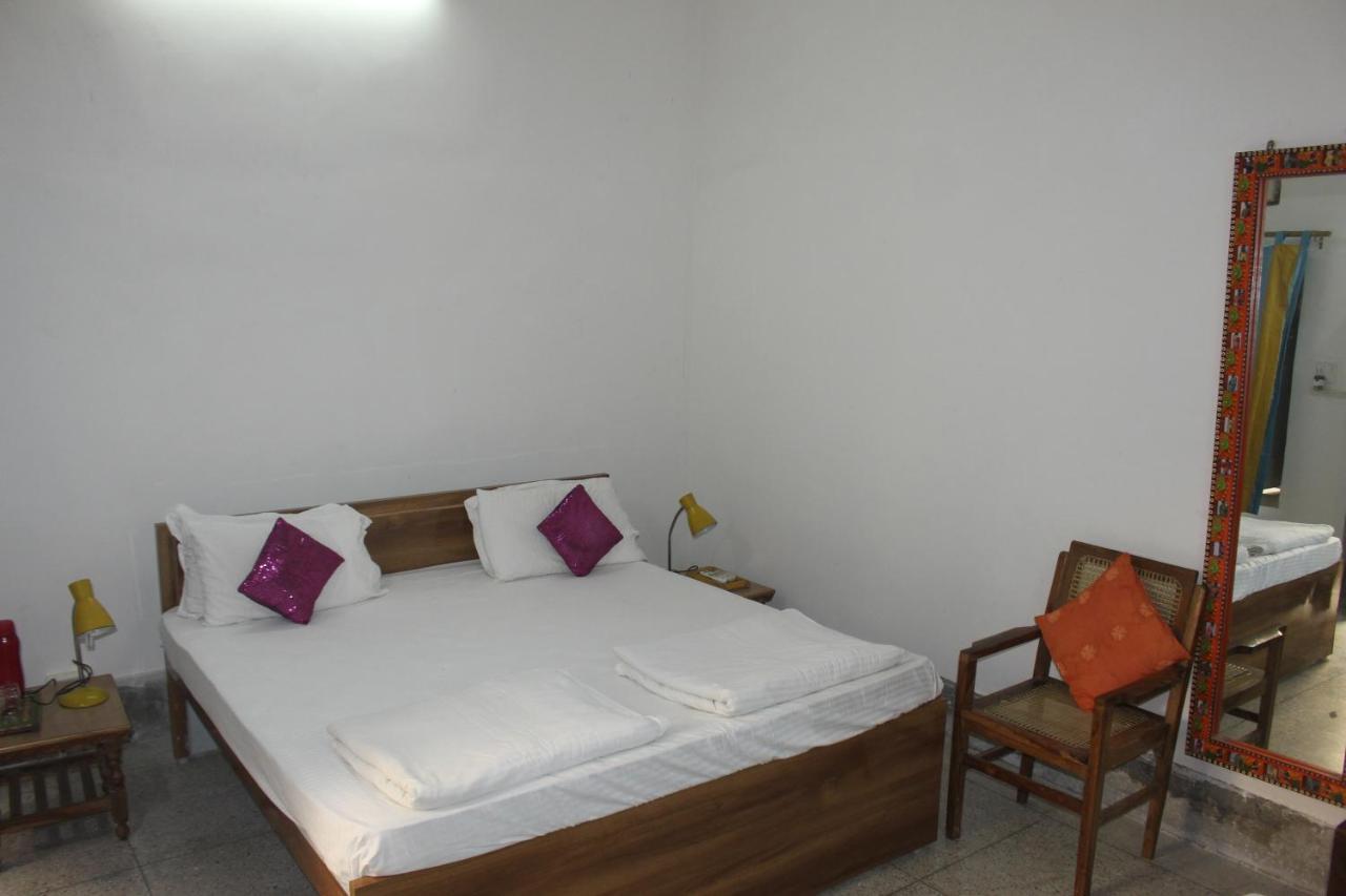 Cozy Inn فاراناسي المظهر الخارجي الصورة